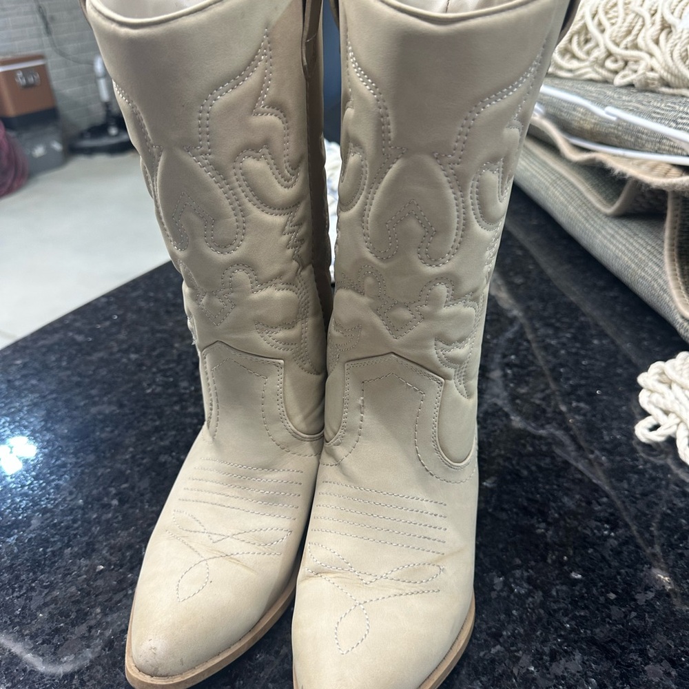 Women's Cream Western Boots